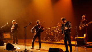 JOSEFJOSEF-CONCERT-MULTICAM-V4.00_14_42_16.Still017